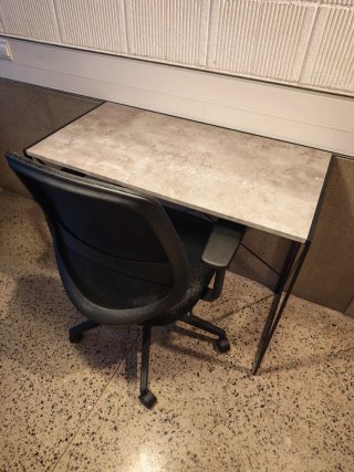 Mesa Plegable y Silla de Oficina
