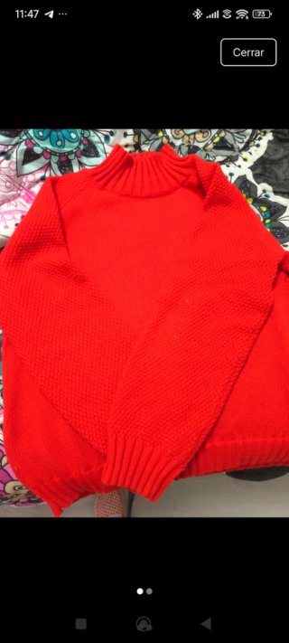 Jersey rojo de cuello alto