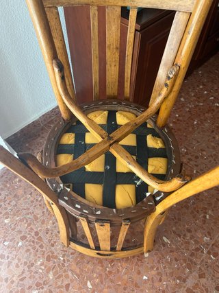 2 Sillas Antiguas de Madera
