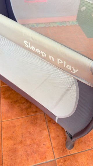 Cuna de Viaje Sleep n Play con Cambiador