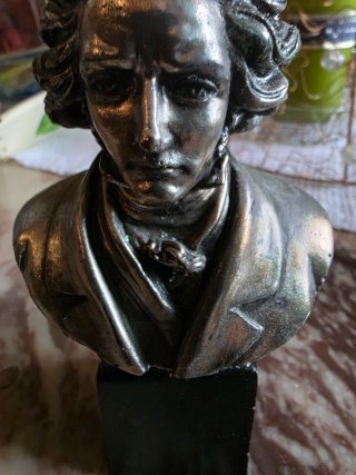 Busto de Mozart