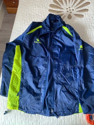 Chubasquero Kelme Juvenil talla 14años