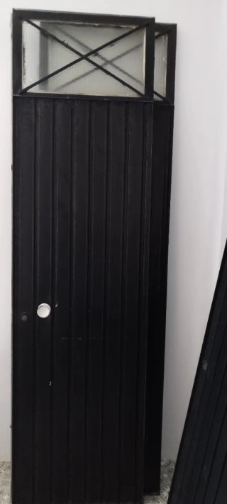 4 Puertas de garaje negra con cristal
