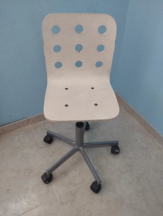 Silla de escritorio blanca