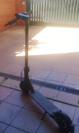 Monopatín Eléctrico Negro