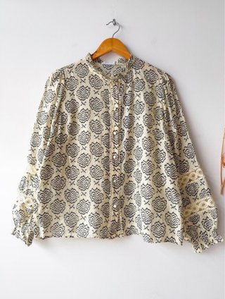 Camisa Estampada Beige y Negra con etiqueta nueva