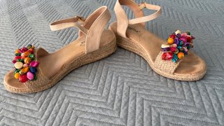 Sandalias andarina con abalorios