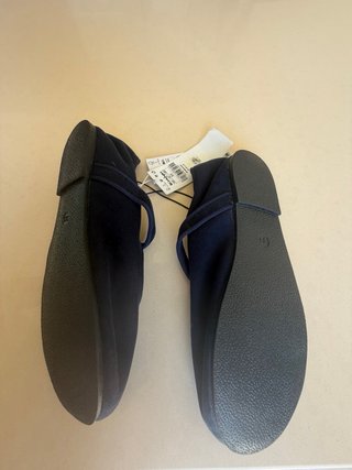 Zapatos niña azul con etiqueta