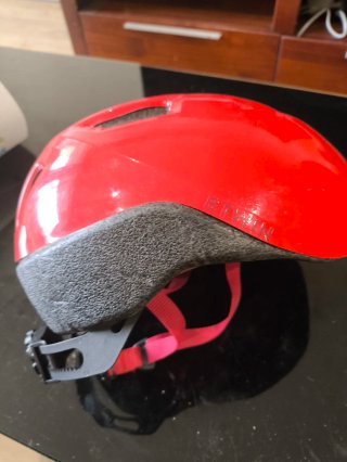 Casco infantil Btwin rojo y negro