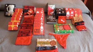 Lote de Lencería y Ropa Interior Roja