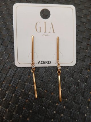 Pendientes Largos Dorados de Acero nuevo