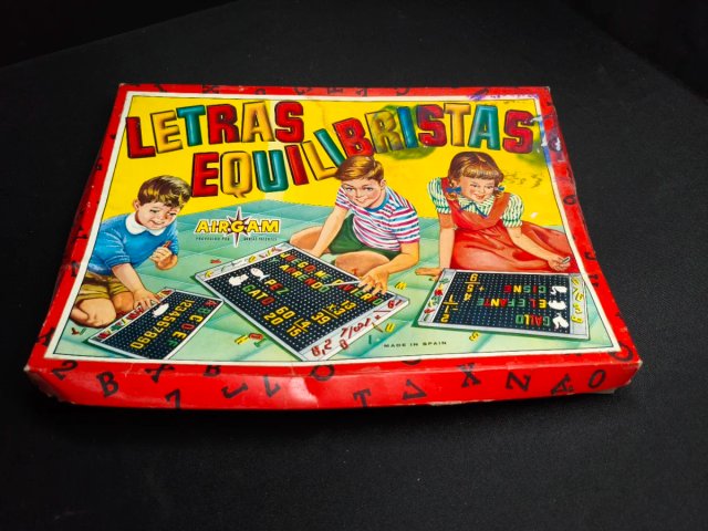 Juego Vintage Letras Equilibristas Airgam