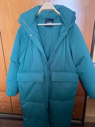 Plumífero largo verde Pull&Bear oversize