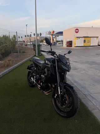 Yamaha MT-09 Negra