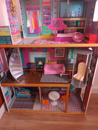 Casa di Barbie a tre piani