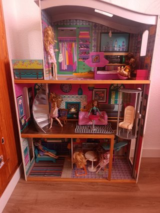 Casa di Barbie a tre piani