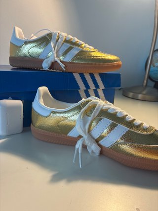 Zapatillas Doradas