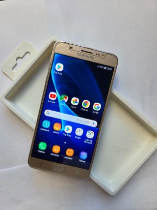 Samsung Galaxy J7 16GB como nueva todo original