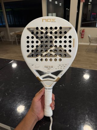 Pala Padel Nox AT10 Genius Extreme Luxury