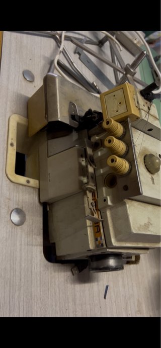 2 Máquinas de coser industrial