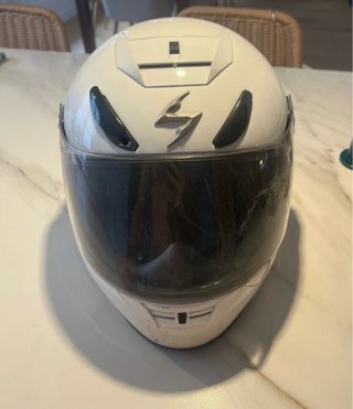Casco de moto Scorpion blanco