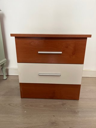 Mesita de noche madera y blanco