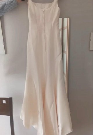 Vestido de novia sencillo y elegante