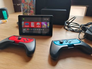 Nintendo Switch con Smash Bros y Portaconsola