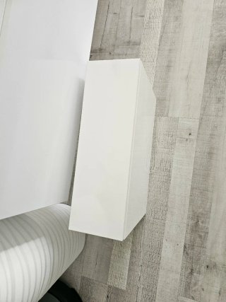 Cajón de entrada blanco