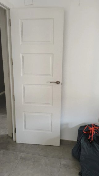 Puerta interior blanca 50€por puerta.Lote negociar