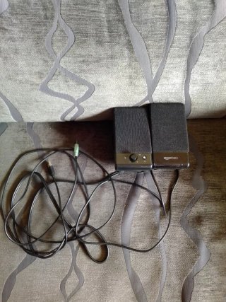 Altavoces PC Amazon Basics Negros