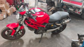 DUCATI MONSTER 696