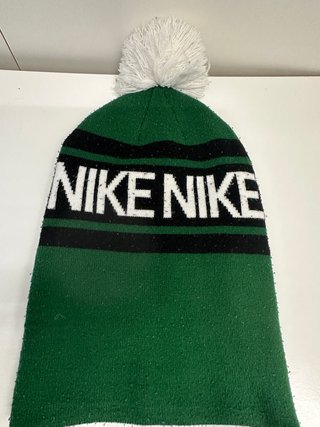 Berretto Nike con pompon unisex