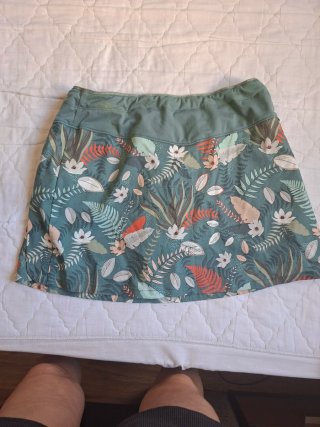 Falda de trekking estampada con pantalón