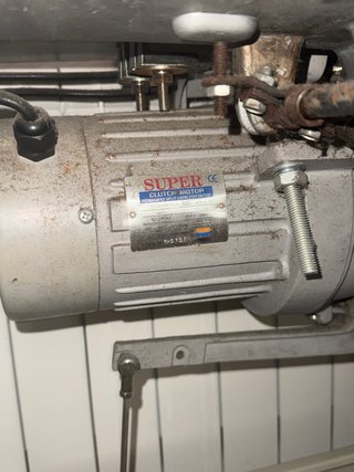 Máquina de coser industrial Fappyco 30001 con mesa