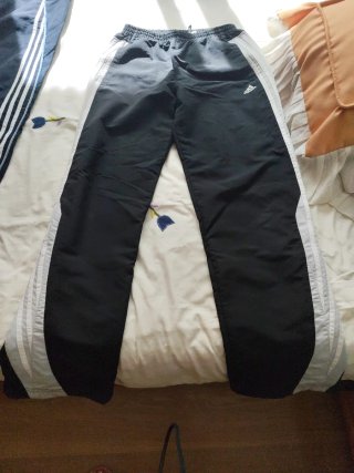 Pantalón de chándal Adidas negro y gris