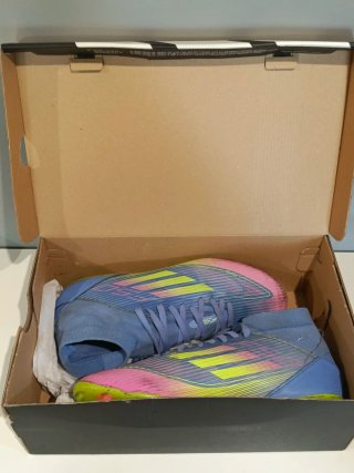 Botas de fútbol Adidas F50 AG/FG calcetin cordon