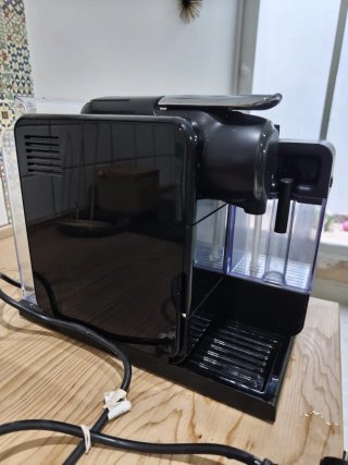 Cafetera Automática Negra