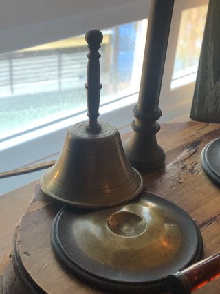 Lámpara de mesa con tintero