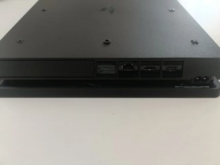 PlayStation 4 Slim 500GB + 2 Controller