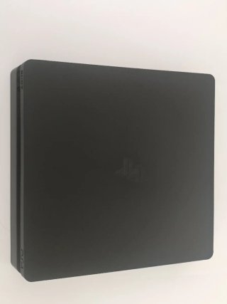 PlayStation 4 Slim 500GB + 2 Controller