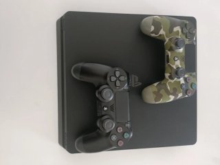 PlayStation 4 Slim 500GB + 2 Controller