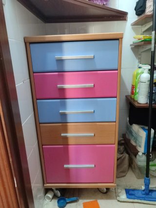 Cómoda de madera, urge venta