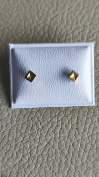 Pendientes oro bebé cuadrados