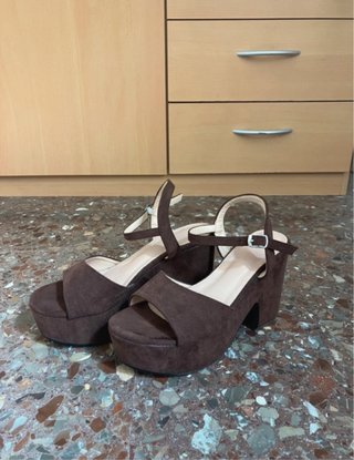 Sandalias plataforma marrón talla 37