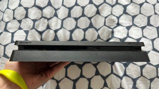Sony PlayStation 4 (PS4) Negra