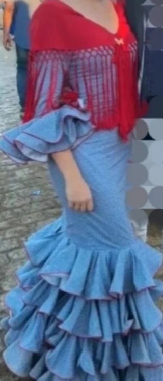 Traje de flamenca azul y rojo
