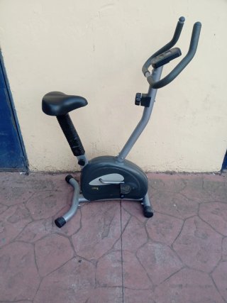 Bicicleta Estática Compacta