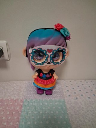 Muñeca Trottis con máscara