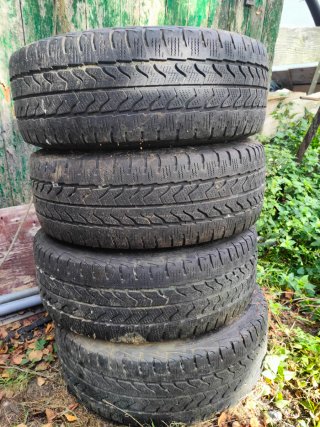 4 Neumáticos Goodyear 235/65/16